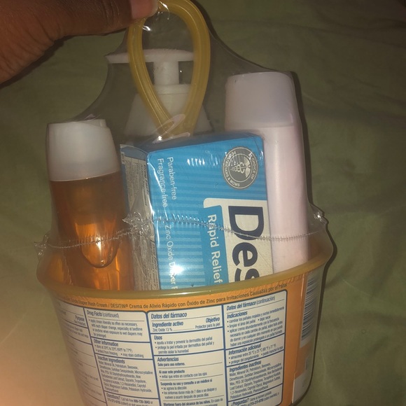 Johnson and Johnson baby gift set - Picture 2 of 2